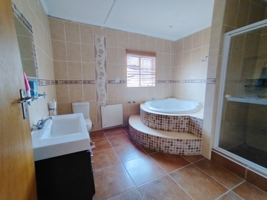 3 Bedroom Property for Sale in Warrenton Northern Cape